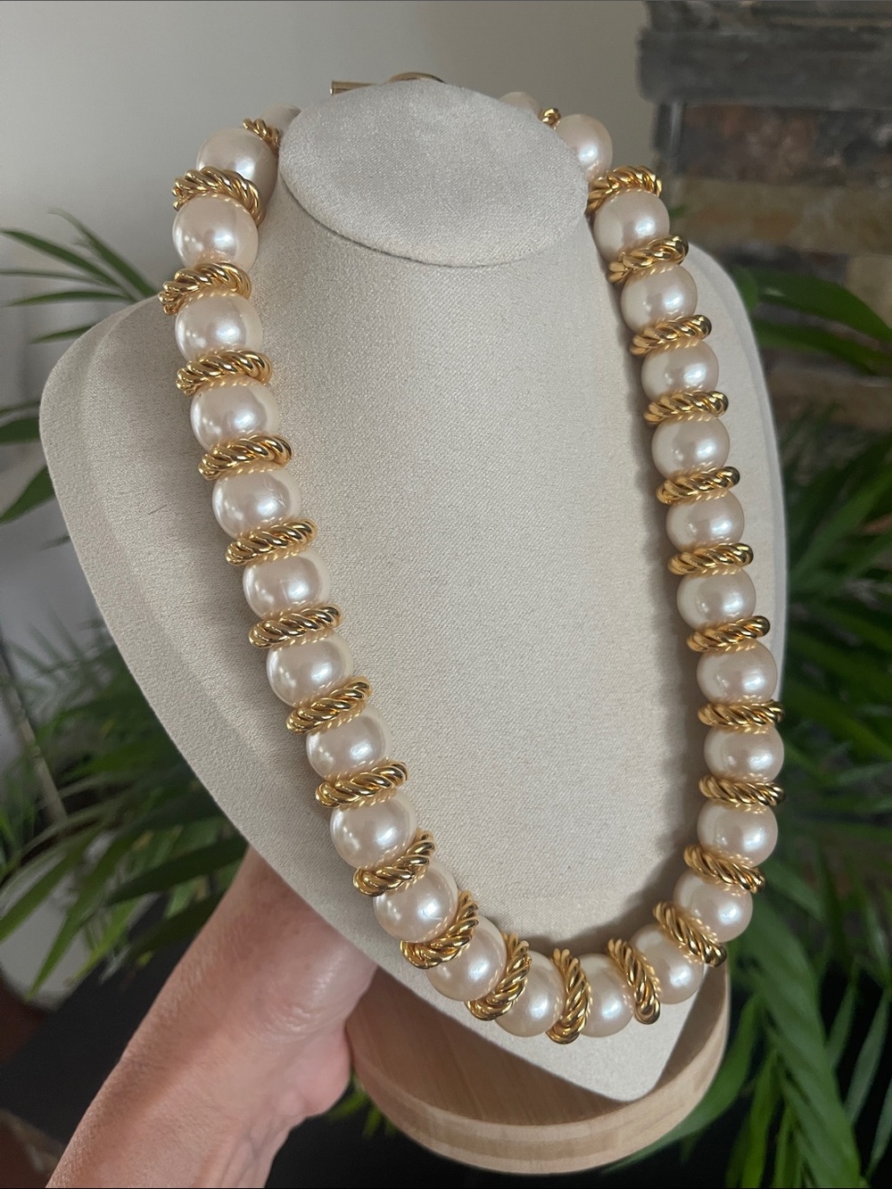 VINTAGE GODDESS | Gold &  Pearl Necklace | 18"